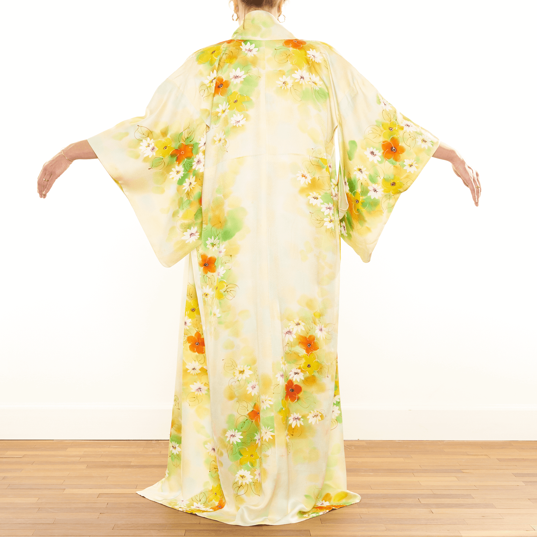 Spring Vibes| Wearable Infinit Art Kimono –